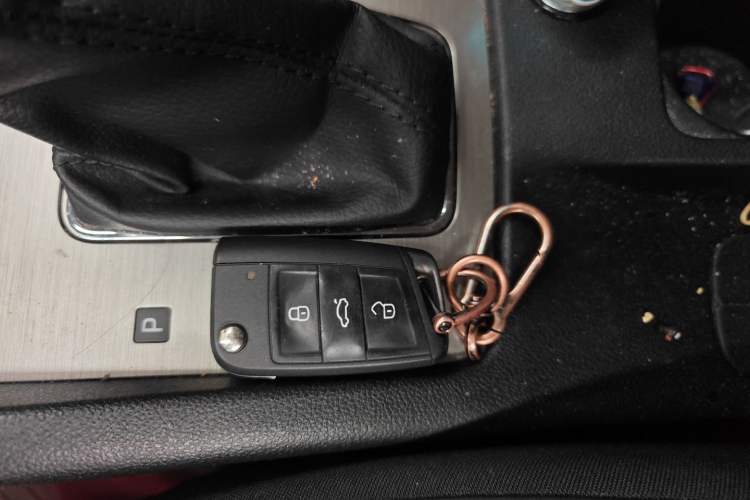 Used Skoda Octavia 2022 1.5L Automatic Comfort Edition Vehicle Key