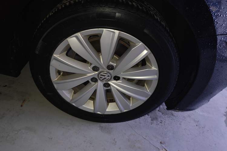 Used Volkswagen Passat 2019 280TSI Elite Edition China V Standard Right Front Wheel Hub