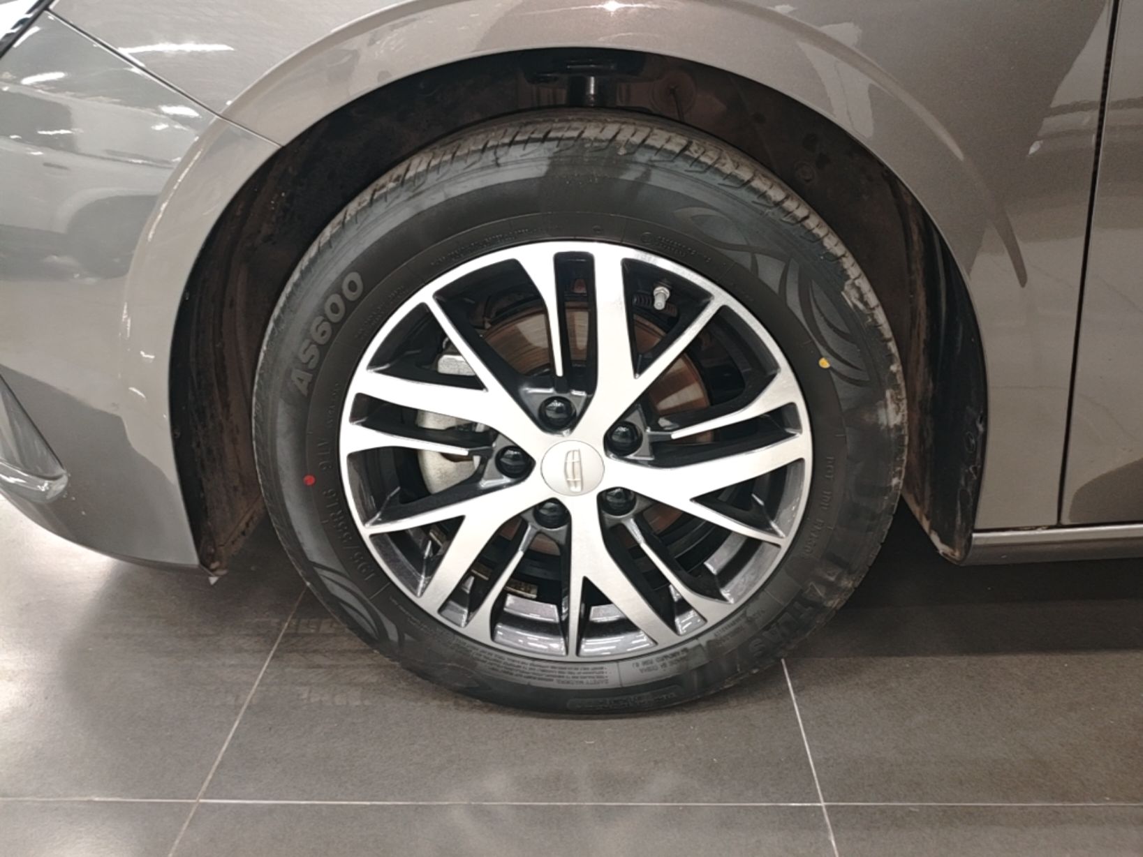 Geely Auto Emgrand 2025 4th Generation 1.5L CVT Starry Edition — снимка 10