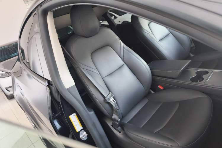 Used Tesla Model Y 2021 Long-Range All-Wheel-Drive Version