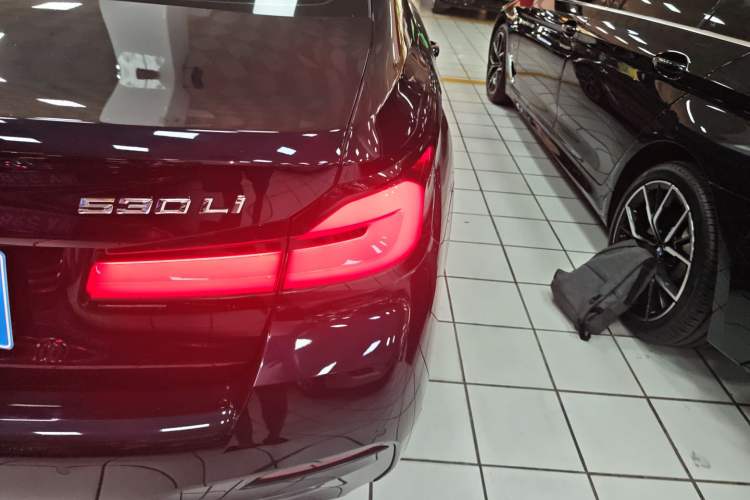 Used BMW 5 Series 2022 Second Facelift 530Li Luxury Version M Sport Package Right Rear Taillight