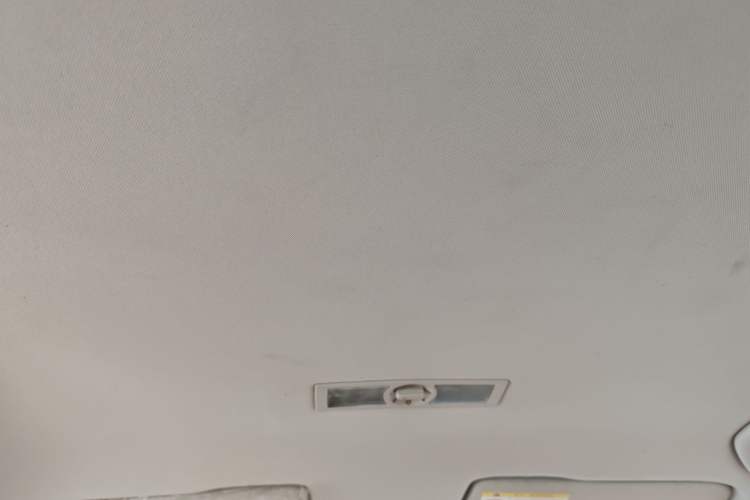 Used Volkswagen Lavida 2015 1.6L Manual Fashion Edition
