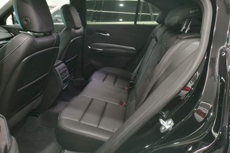 Used Cadillac XT4 2024 28T Two-Wheel-Drive Luxury Version Left Rear Seat