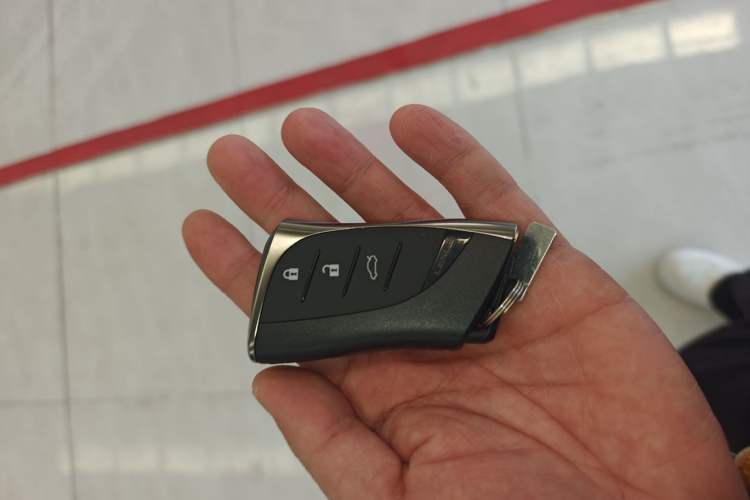 Used Lexus ES 2023 200 Excellence Edition
