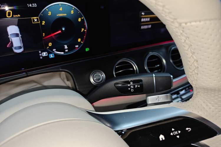 Used Mercedes-Benz E-Class 2022 E 300 L Sporty and Stylish Model Gear Lever