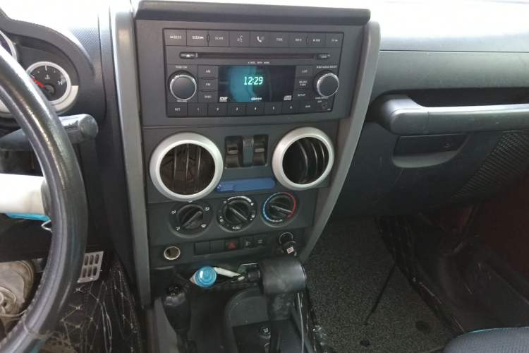 Used Jeep Wrangler 2008 3.8L Sahara two-door model Audio And AC Panel