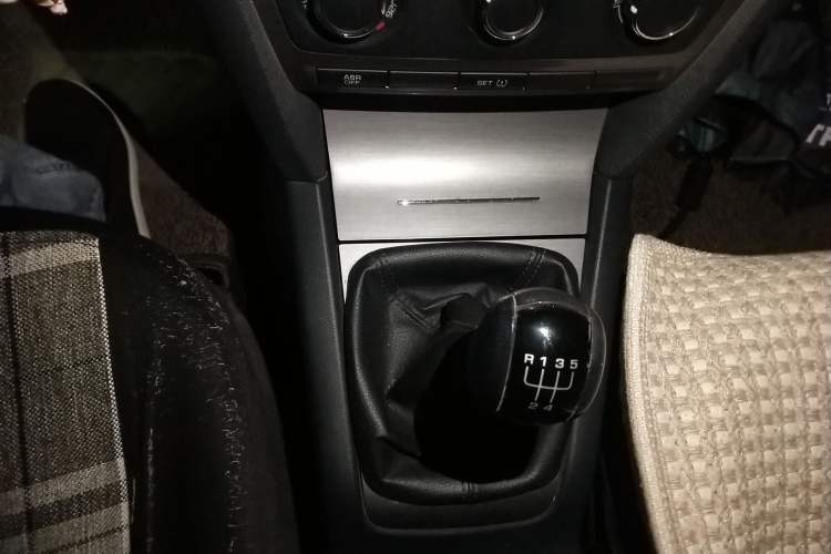 Used Skoda Octavia 2012 1.6L Manual Yijie Edition
