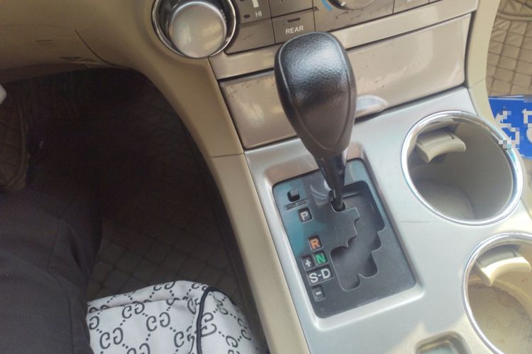 Used Toyota Highlander 2012 3.5L 4x4 7-Seater Elite Edition Gear Lever