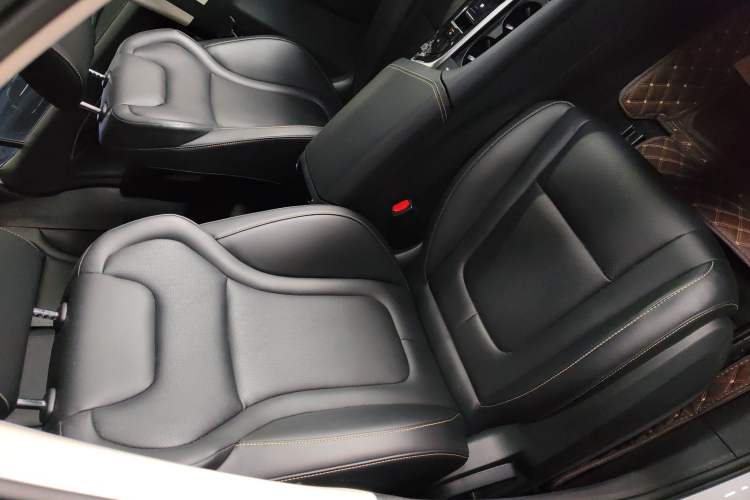 Used Bestune B70 2022 Third Generation 1.5T Automatic Enjoyment Version Right Front Seat