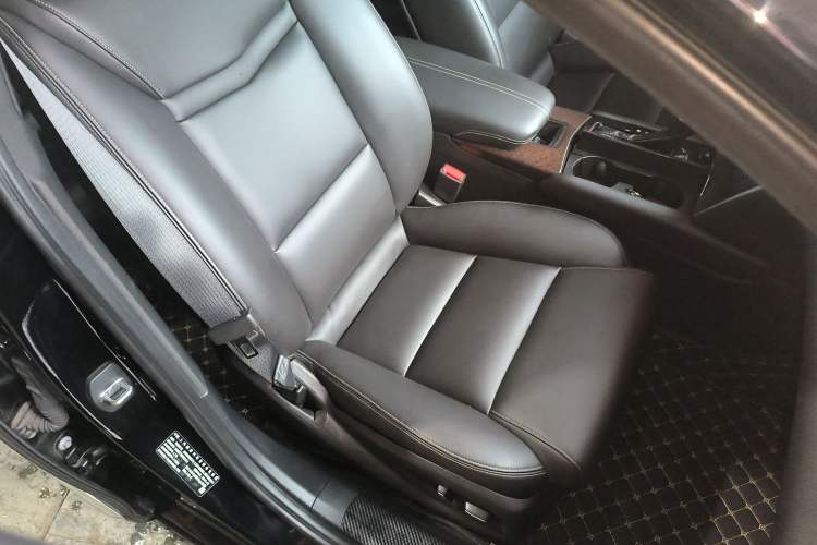 Used Cadillac XTS 2018 28T Tech Edition Right Front Seat