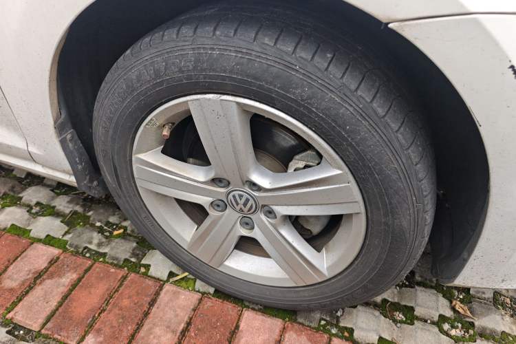 Used Volkswagen Golf 2017 1.6L Automatic Comfort Million-Vehicle Anniversary Edition
