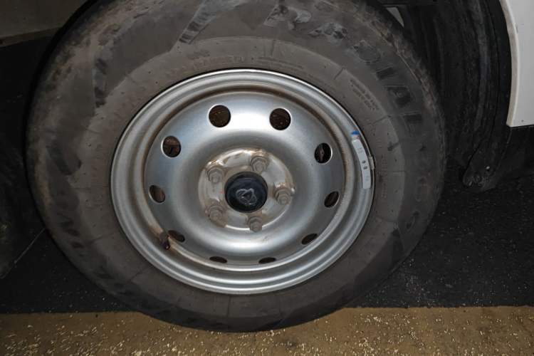 Used CHANGAN KAICHENG Ruixing EM80 2024 Comfort-Style 6-Seater 41.86 kWh