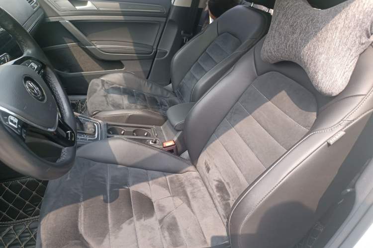 Used Volkswagen Golf 2020 280TSI DSG Luxury Edition Left Front Seat