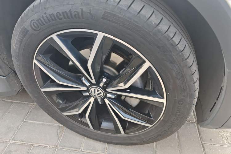 Used Volkswagen Tiguan L 2020 330TSI Automatic Two-Wheel Drive Smart Luxury Edition China VI Standard Right Front Wheel Hub