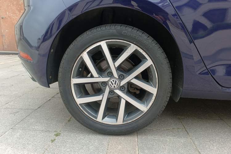 Used Volkswagen Golf 2018 230TSI Automatic Luxury Version
