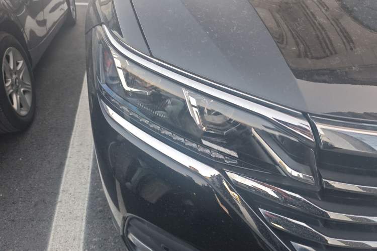 Used Volkswagen Viloran 2024 330TSI Luxury Edition Right Front Headlight
