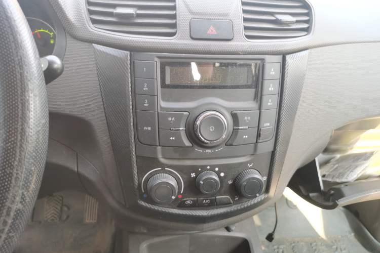 Used Wuling Hongguang 2020 1.2L S Base Model China VI LSI Audio And AC Panel