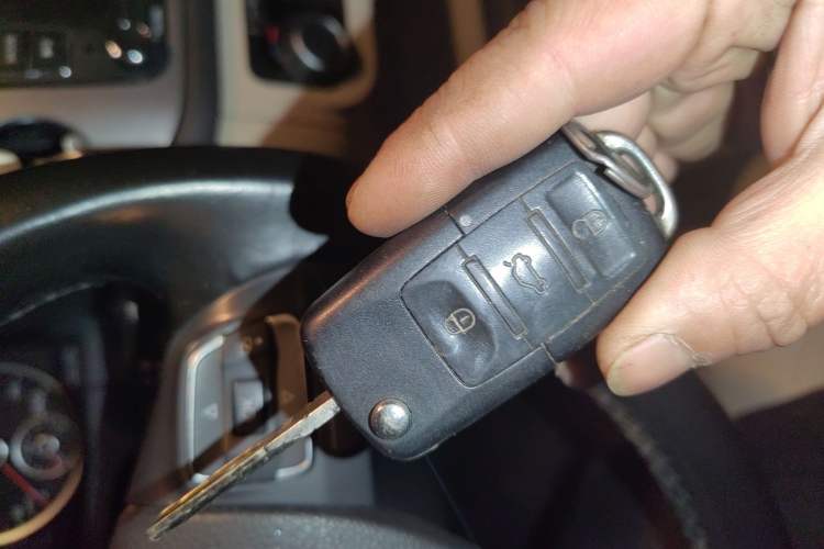 Used Volkswagen Tiguan 2010 2.0 TSI Automatic All-Wheel-Drive Elite Edition Vehicle Key