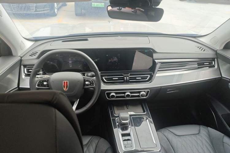 Used Hongqi HS5 2023 2.0T Four-Wheel Drive Flagship Pro Edition Center Console