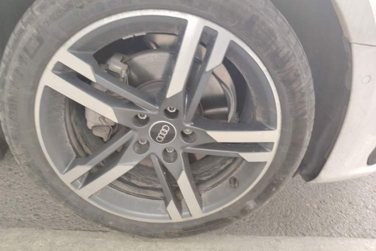 Used Audi A4L 2022 40 TFSI Luxury Dynamic Model