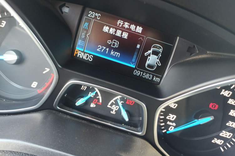 Used Ford Kuga 2013 2.0L GTDi Four-Wheel-Drive Elite Model Odometer Close Up