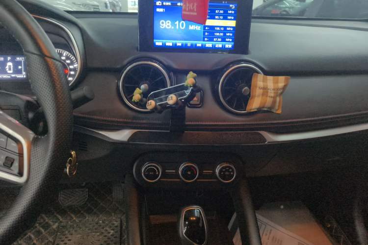 Used Dongfeng Fengon 500 2022 1.5L CVT Enjoyment Version Audio And AC Panel