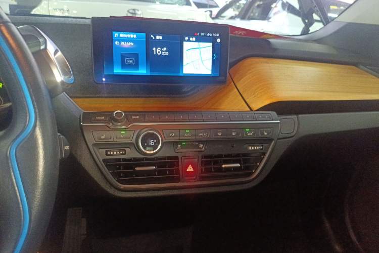 Used BMW i3 2018 Luxury Model Audio And AC Panel