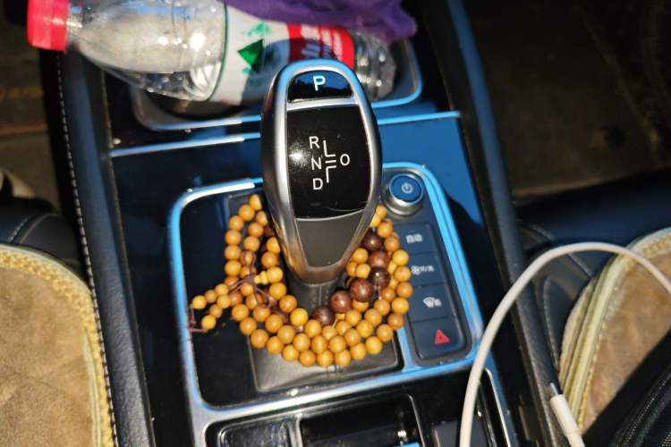 Used BYD Song MAX 2021 Upgraded Model 1.5T Automatic Luxury 7-Seater Gear Lever