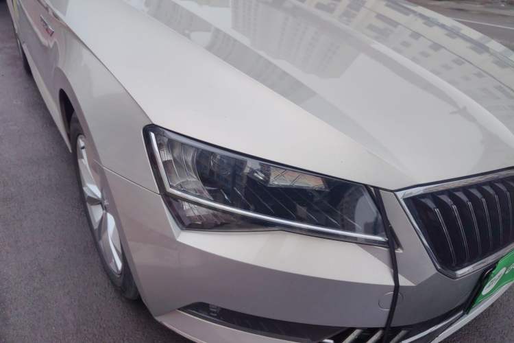 Used Skoda Superb 2016 TSI280 DSG Innovation Edition Right Front Headlight