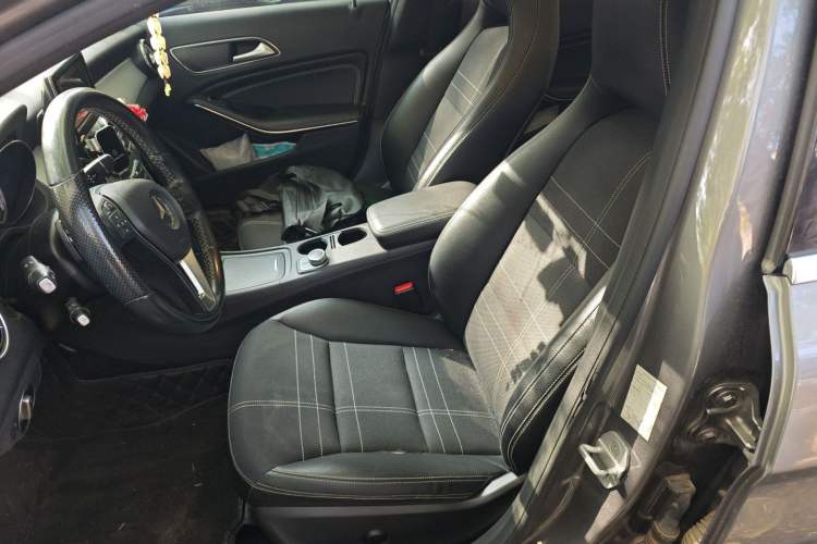 Used Mercedes-Benz GLA 2015 GLA 200 Sport Edition Left Front Seat