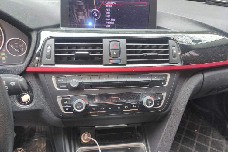 Used BMW 3 Series 2013 320i Sport Design Package
