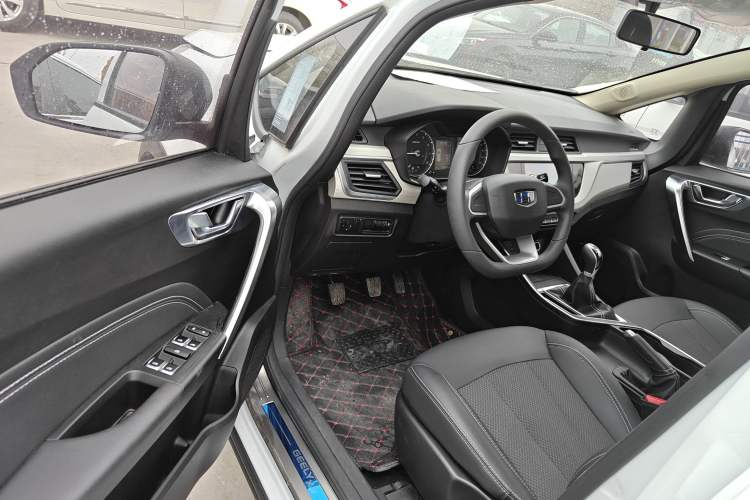 Used Geely Auto Vision X3 2020 1.5L Manual Happiness Edition