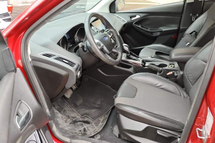 Used Ford Focus 2012 Hatchback 1.6L Automatic Fashion Edition Left Front Seat