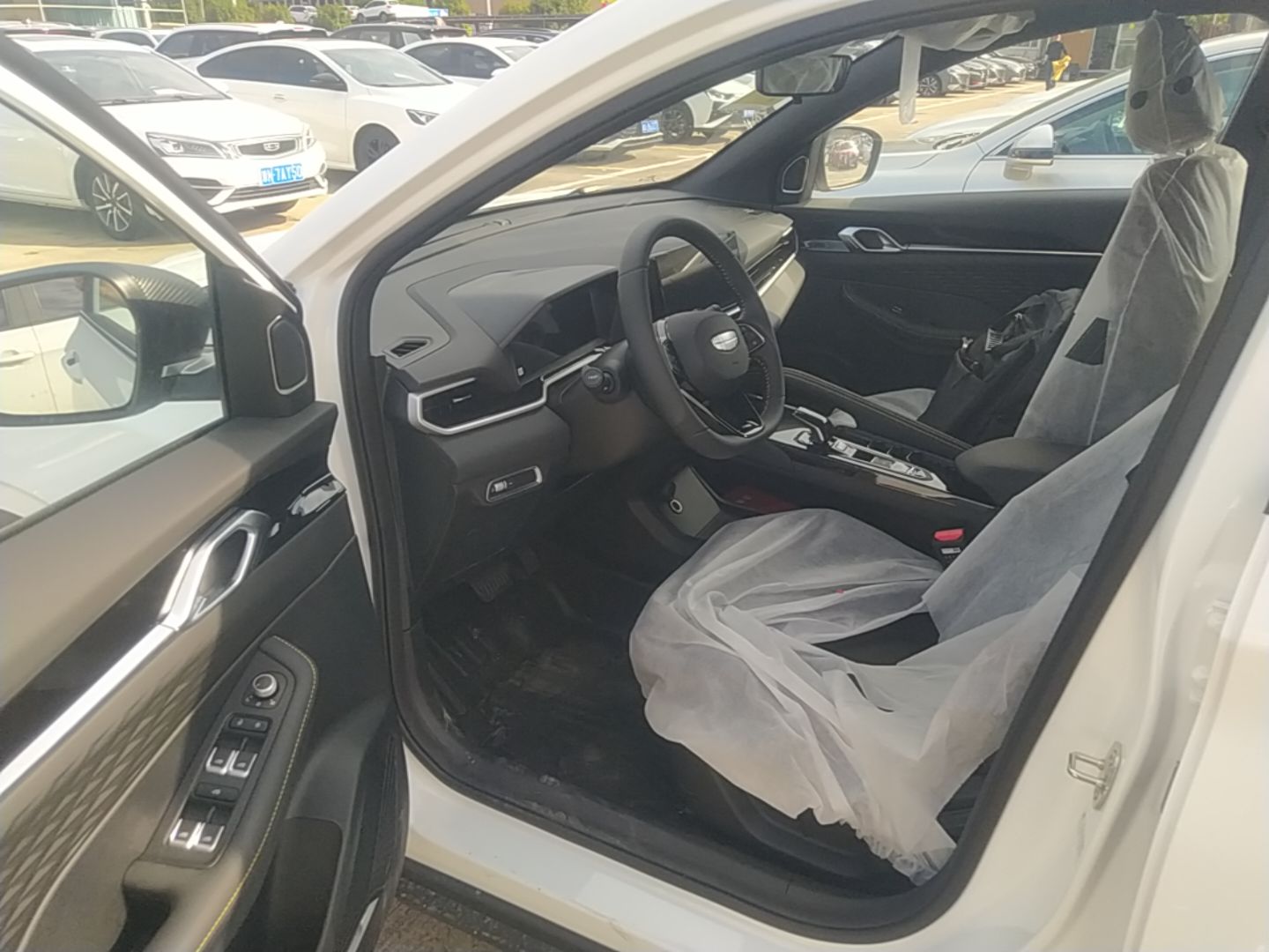 Geely Auto Coolray 2025 Bin Yue L 1.5TD DCT Beyond Edition — снимка 18