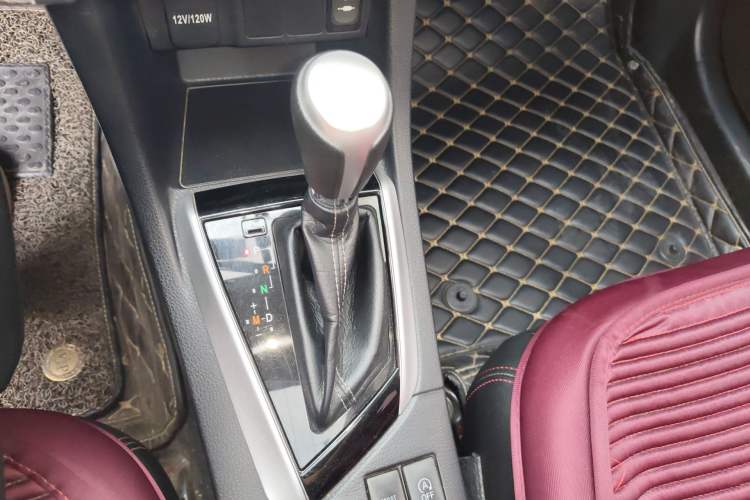 Used Toyota Levin 2017 Revised Version 185T CVT Elite Edition China VI Standard Gear Lever