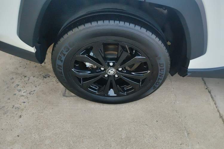 Used Toyota RAV4 2023 Dual-Engine 2.5L E-CVT Four-Wheel Drive Elite Plus Edition Right Rear Wheel Hub