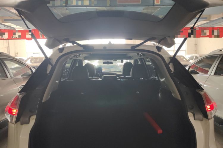 Used Nissan X-Trail 2015 2.0L CVT Comfort MAX Edition 2WD
