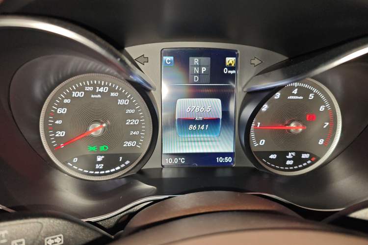 Used Mercedes-Benz GLC 2017 GLC 260 4MATIC Luxury Model Instrument Cluster