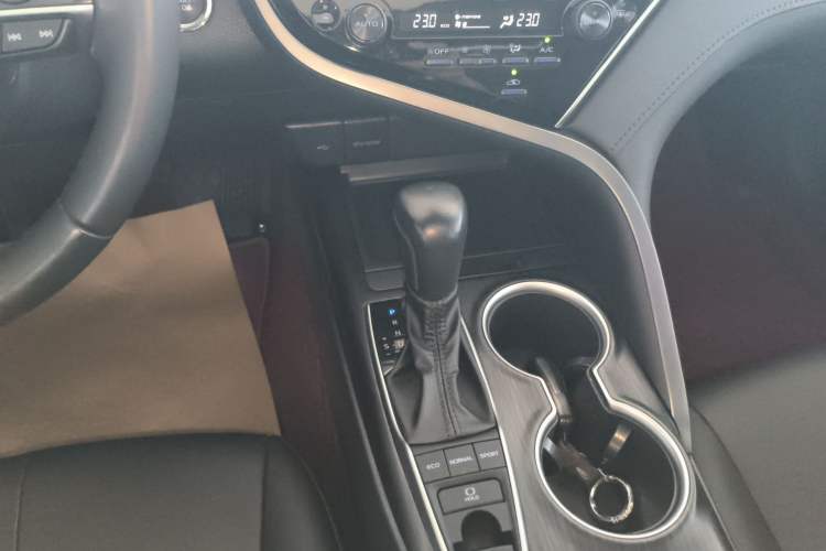 Used Toyota Camry 2021 2.5G Luxury Edition Gear Lever