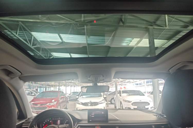 Used Audi A4L 2019 40 TFSI Ambition China VI Headliner