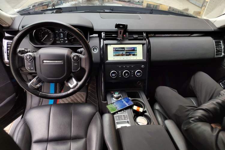 Used Land Rover Discovery 2018 3.0 SC V6 SE