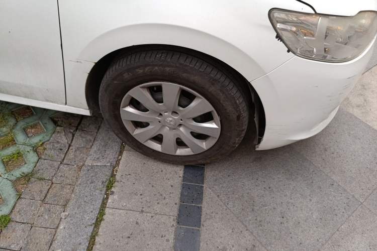 Used Peugeot 301 2014 1.6L Manual Comfort Edition
