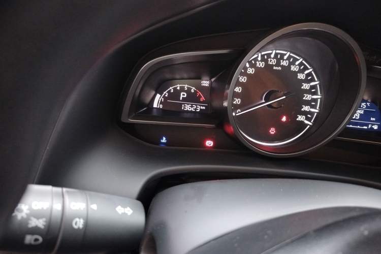 Used Mazda CX-4 2021 2.0L Automatic Two-Wheel Drive Blue Sky Dynamic Edition Odometer Close Up