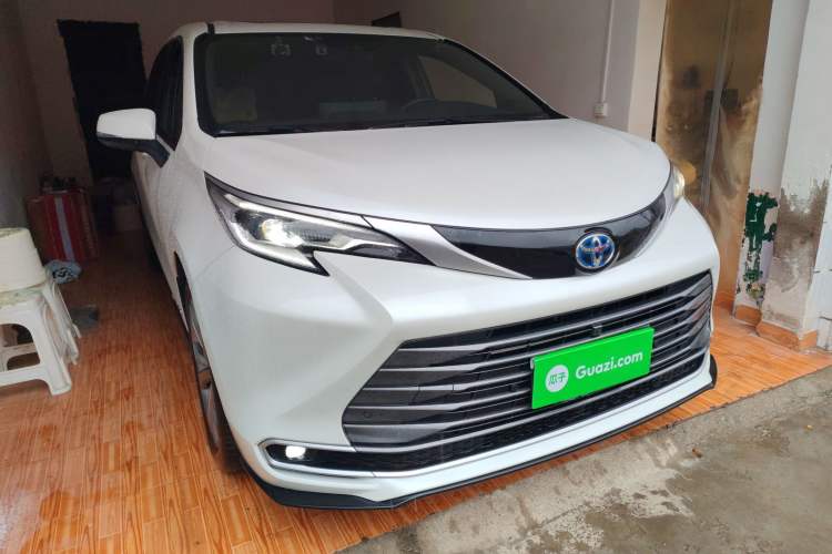 Used Toyota SIENNA 2023 2.5L Hybrid Ultimate Edition