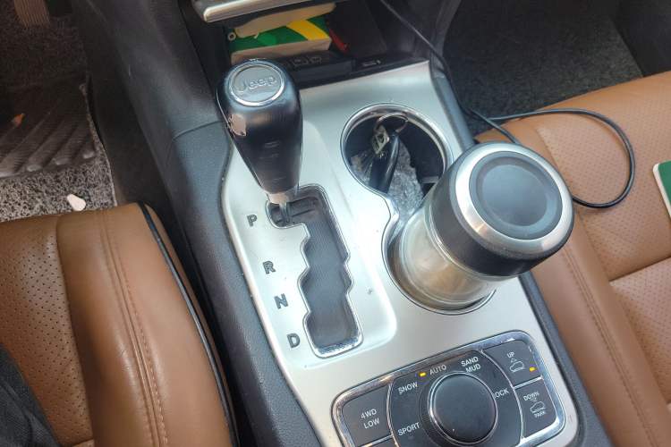 Used Jeep Grand Cherokee 2011 5.7L Flagship Navigation Edition