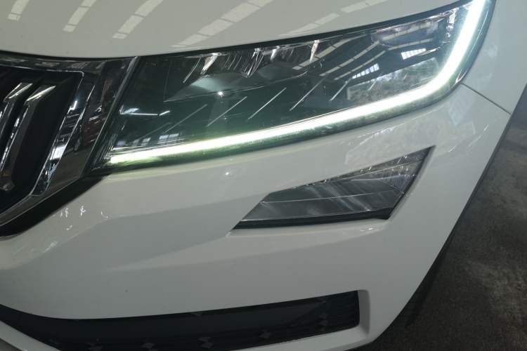 Used Skoda Kodiaq 2019 Facelifted TSI330 5-Seater Two-Wheel-Drive Luxury Enjoyment Edition China V Emission Standard