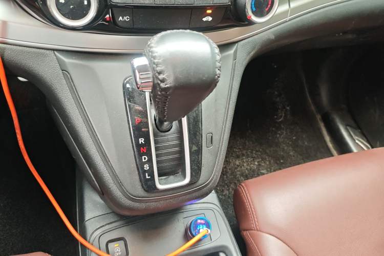 Used Honda CR-V 2016 2.0L two-wheel drive Urban Edition Gear Lever