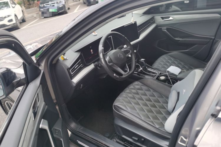 Used Volkswagen Sagitar 2023 280TSI DSG Excellence Edition Driver Seat