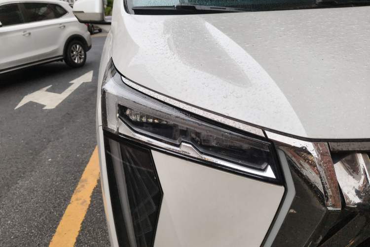 Used GAC Trumpchi M8 2023 Zongshi Series Dual-Motor YuZun Edition Right Front Headlight