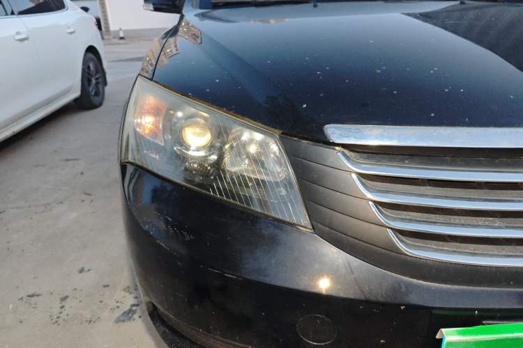 Used Geely Auto Classic Emgrand 2013 Sedan 1.5L Manual Entry-Level Model Right Front Headlight